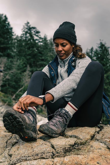 Buty trekkingowe damskie – dlaczego warto je mieć?