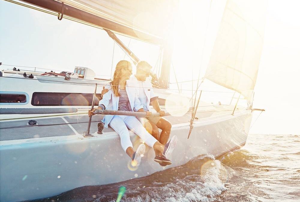 Jak zorganizować czarter jachtu na Mazurach: Przewodnik