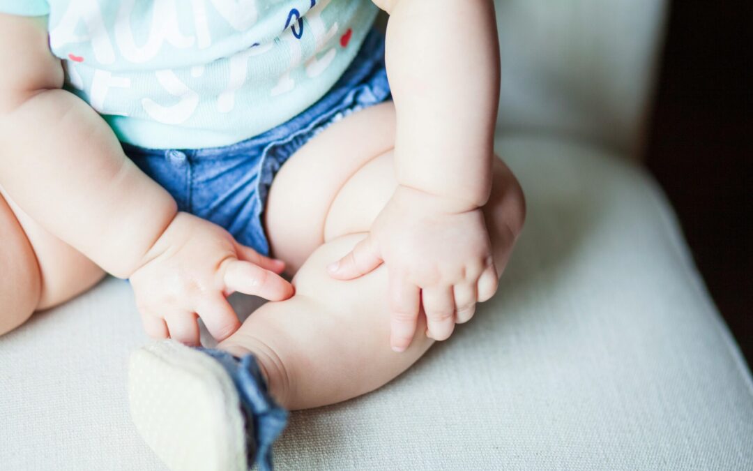 Pierwsze wakacje z niemowlakiem – jak się do nich przygotować i nie zwariować?