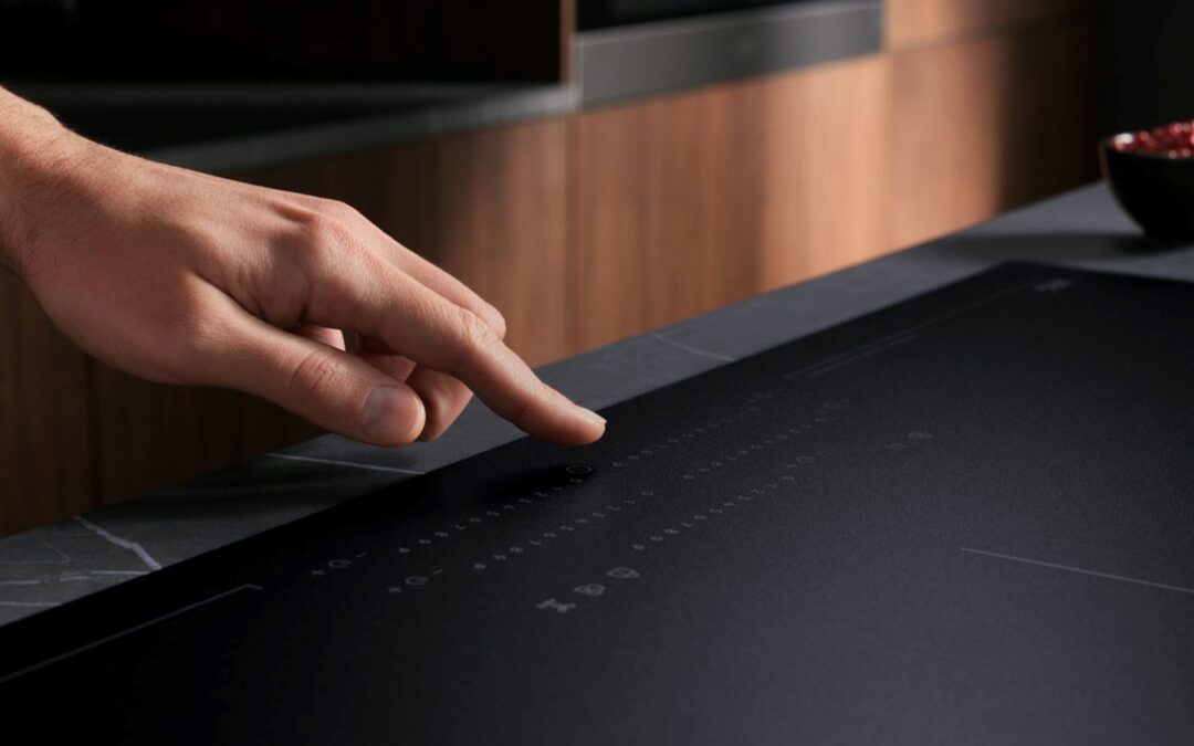 Synchronizacja płyty indukcyjnej z okapem. Innowacyjne rozwiązania w modelach Electrolux SaphirMatt®