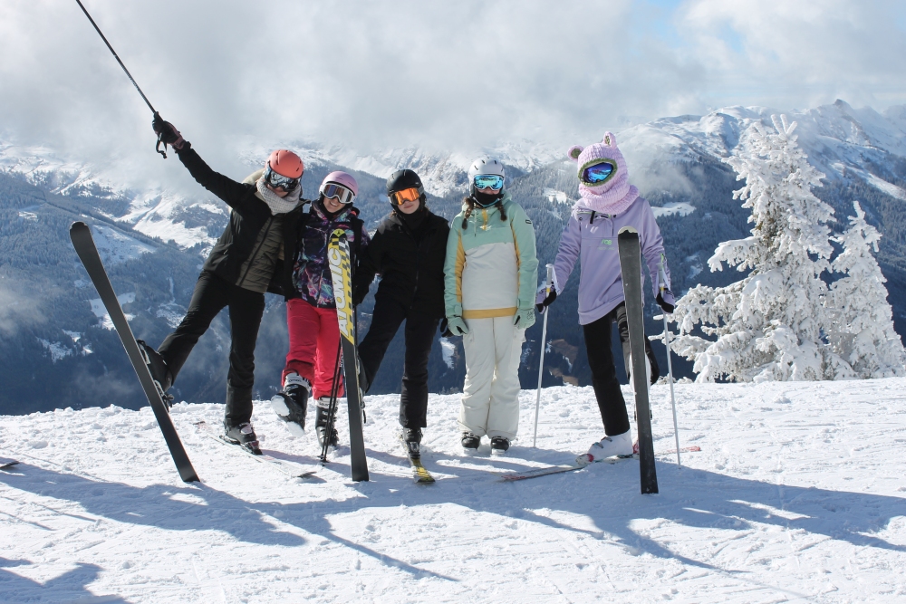 Obozy zimowe z Kompasem – ferie pełne przygód, sportu i niezapomnianych chwil
