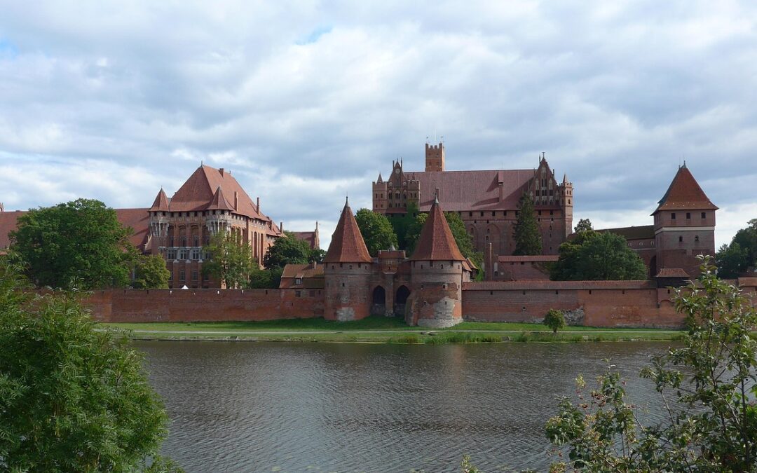 Hotel w zamku – wyjątkowe doświadczenie dla turystów spragnionych klimatu i elegancji