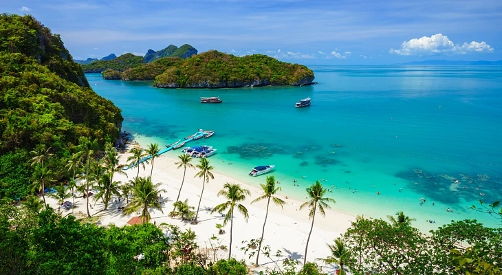 Gdzie pojechać w grudniu: najlepsze kierunki zimowe