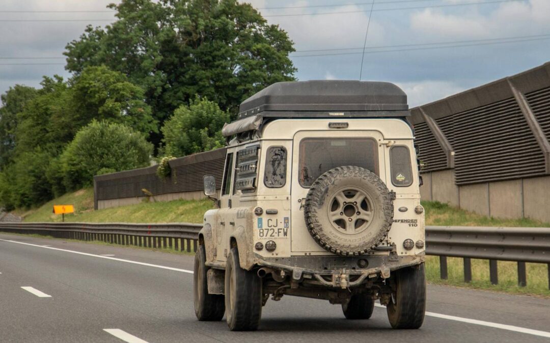Box na hak czy na dach? Porównanie rozwiązań