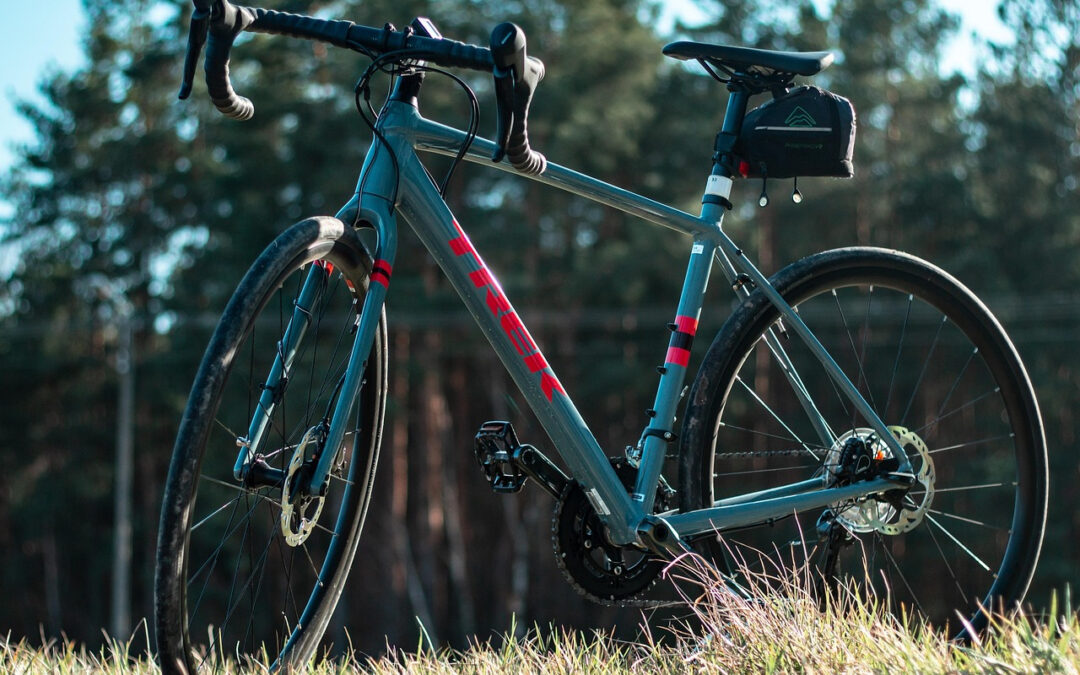 Rowery gravel – czy to dobry wybór dla Ciebie? Sprawdź przed przesiadką
