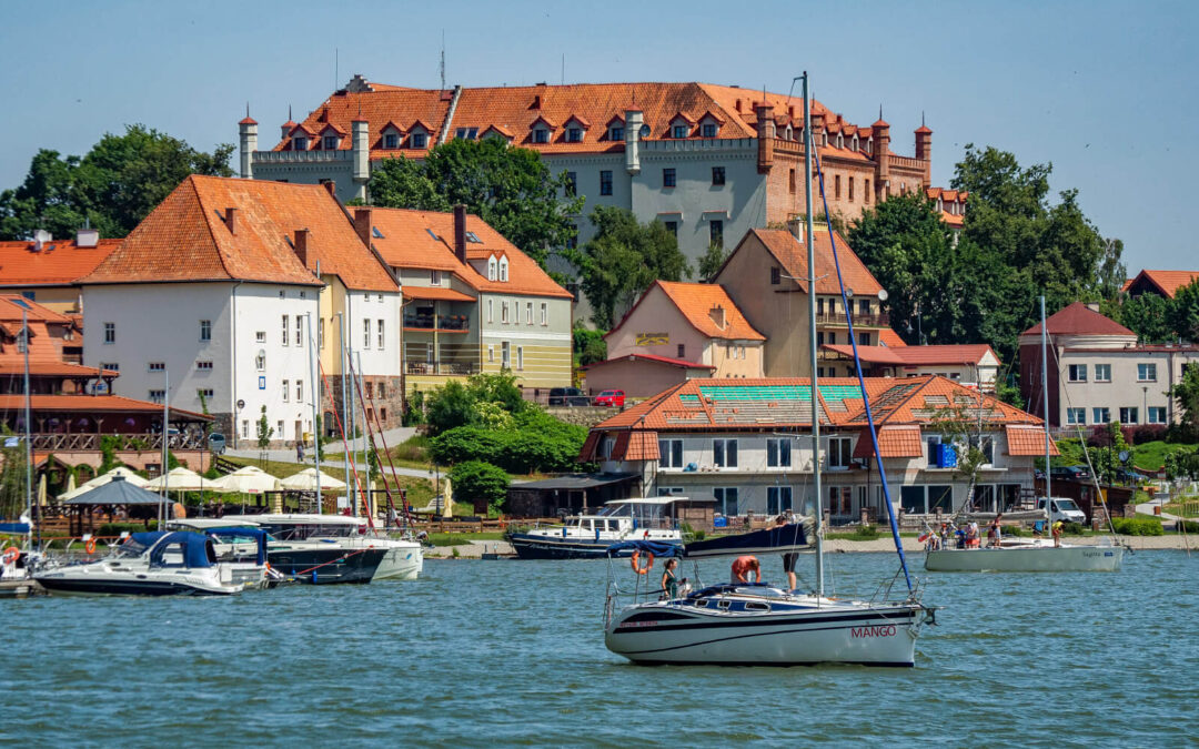 Ryn na rowerze — trasy, szlaki i gdzie się zatrzymać na Mazurach