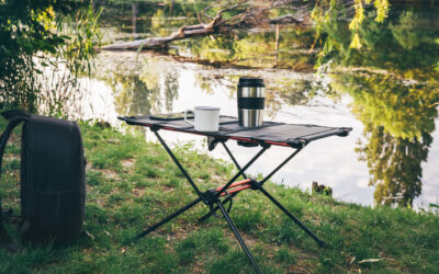 Czym się kierować, kupując lekki i stabilny stolik kempingowy?