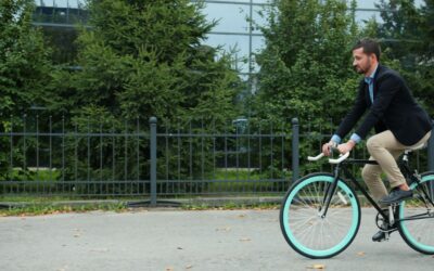 Co ułatwia codzienne dojazdy rowerem do pracy czy szkoły?